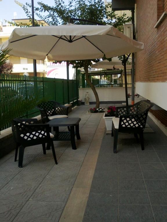 Hotel Aurora 斯考里 外观 照片