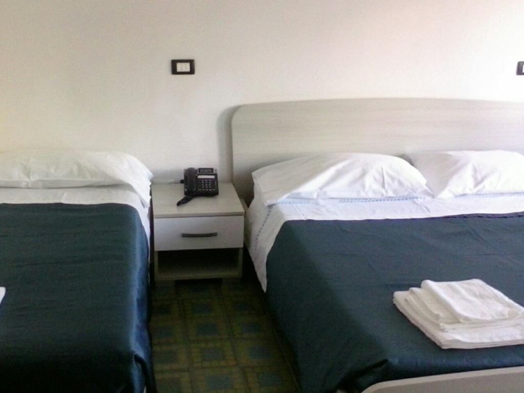Hotel Aurora 斯考里 外观 照片